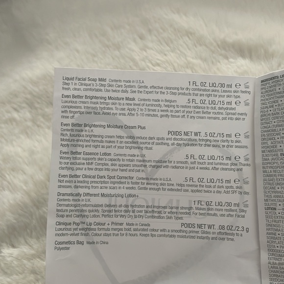 Clinique Gift Set - Picture 10 of 13